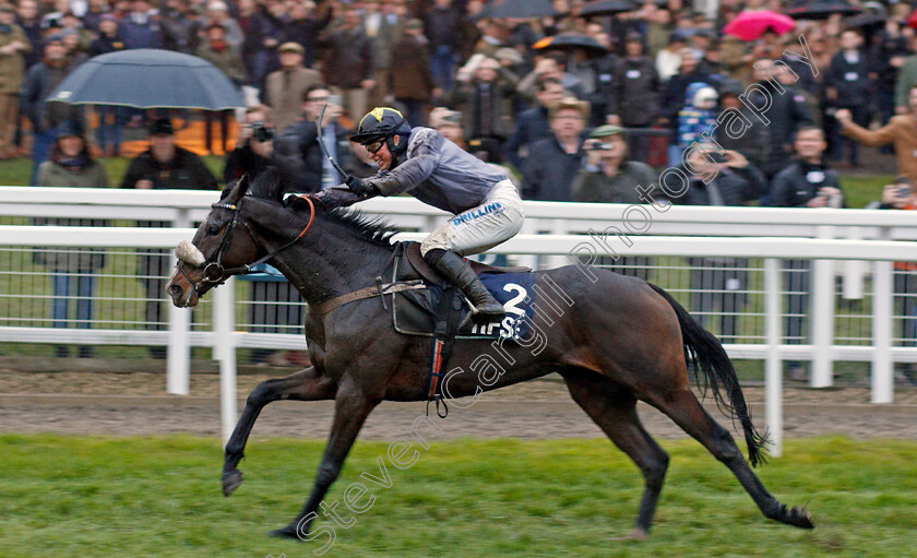 Thomas-Campbell-0006 
 THOMAS CAMPBELL (James Bowen) wins The Regulatory Finance Solutions Handicap Hurdle Cheltenham 18 Nov 2017 - Pic Steven Cargill / Racingfotos.com