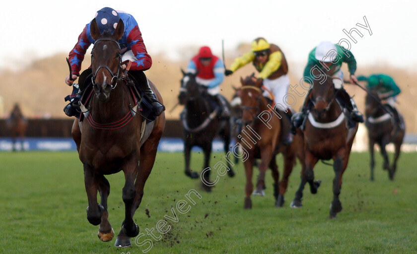 Paisley-Park-0005 
 PAISLEY PARK (Aidan Coleman) wins The JLT Long Walk Hurdle
Ascot 22 Dec 2018 - Pic Steven Cargill / Racingfotos.com