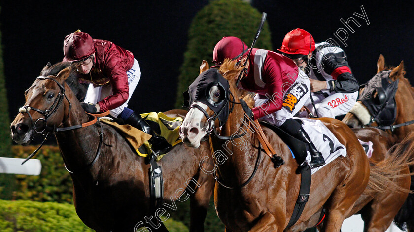 Solomon s-Bay-0005 
 SOLOMON'S BAY (right, Silvestre De Sousa) beats BLUE DE VEGA (left) in The ebfstallions.com Conditions Stakes Kempton 11 Oct 2017 - Pic Steven Cargill / Racingfotos.com