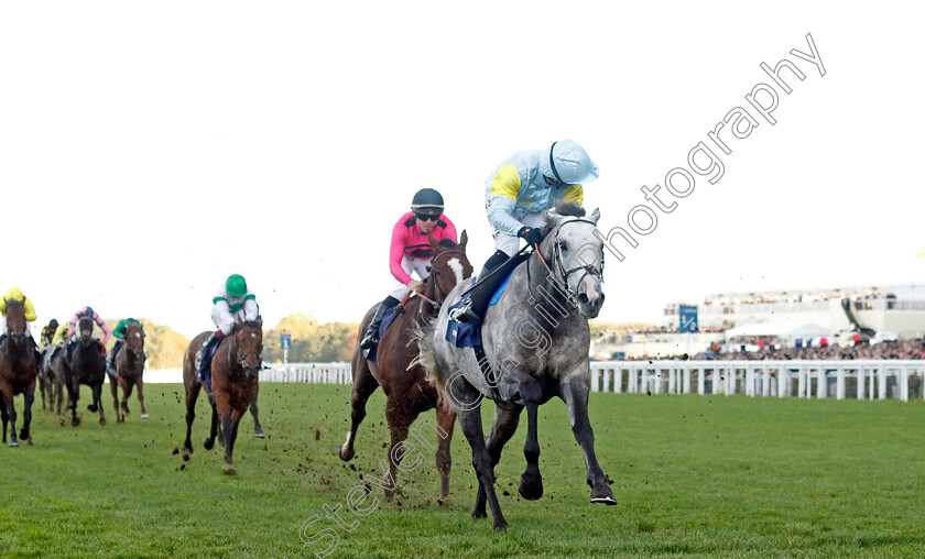 Charyn-0005 
 CHARYN (Silvestre de Sousa) wins The Queen Elizabeth II Stakes
Ascot 19 Oct 2024 - Pic Steven Cargill / Racingfotos.com