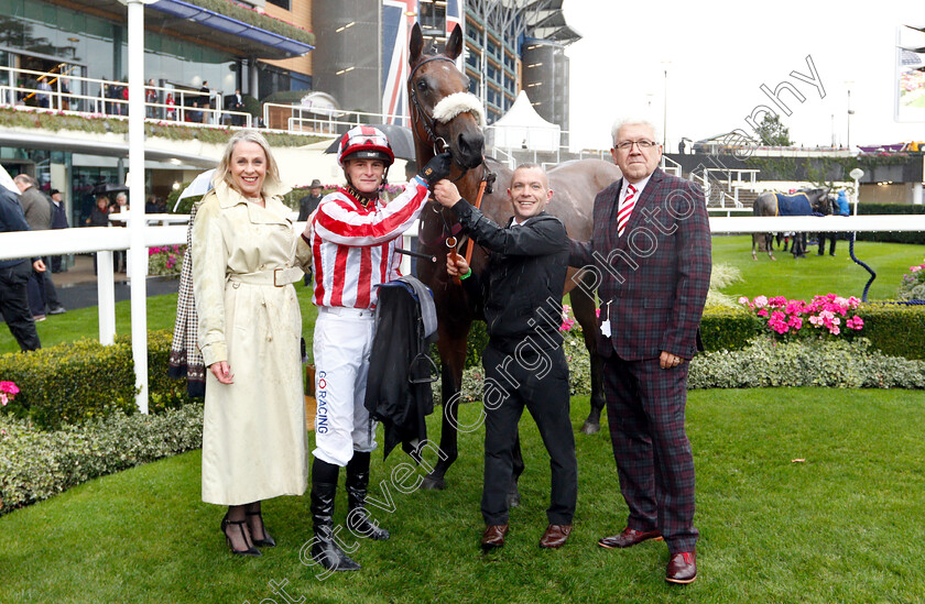 Intense-Romance-0005 
 INTENSE ROMANCE (Callum Rodriguez) with owner Hugh Malcolm Linsley after The Duke Of Edinburgh's Award Rous Stakes
Ascot 6 Oct 2018 - Pic Steven Cargill / Racingfotos.com