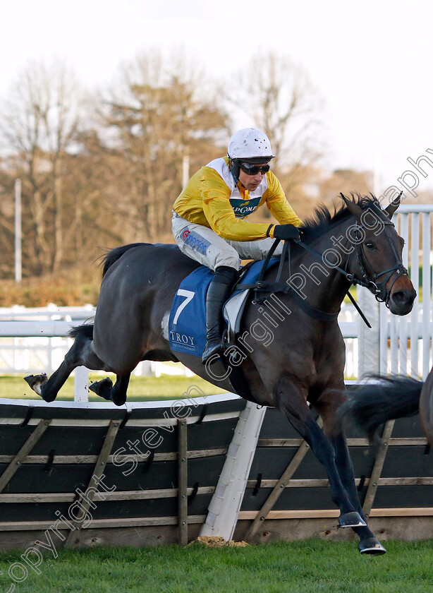 Kenmya-0003 
 KENMYA (Harry Skelton)
Ascot 22 Nov 2024 - Pic Steven Cargill / Racingfotos.com