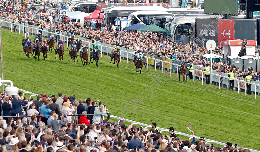 Desert-Crown-0005 
 DESERT CROWN (Richard Kingscote) wins The Cazoo Derby
Epsom 4 Jun 2022 - Pic Steven Cargill / Racingfotos.com