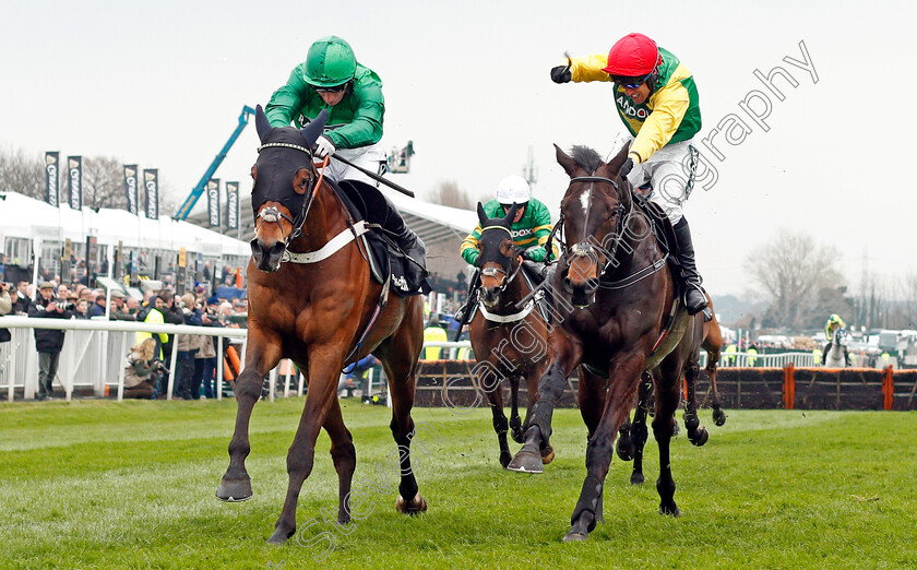 L Ami-Serge-0003 
 L'AMI SERGE (left, Daryl Jacob) beats SUPASUNDAE (right) in The Betway Aintree Hurdle Aintree 12 Apr 2018 - Pic Steven Cargill / Racingfotos.com