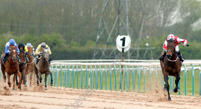 Alexander-James-0001 
 ALEXANDER JAMES (Jamie Gormley) wins The Southwell Racecourse Joules Clothing Sale 24th July Novice Stakes
Southwell 29 Apr 2019 - Pic Steven Cargill / Racingfotos.com