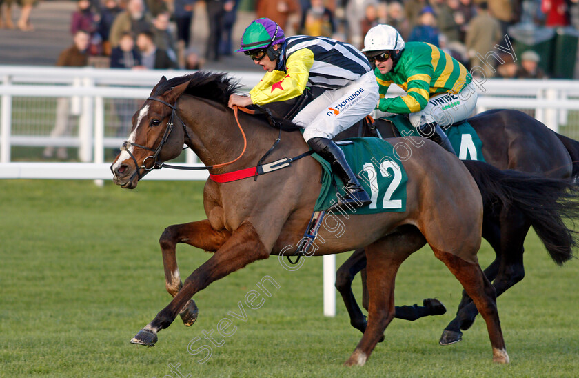 Lively-Citizen-0003 
 LIVELY CITIZEN (Archie Bellamy) wins The Catesby Handicap Hurdle
Cheltenham 10 Dec 2021 - Pic Steven Cargill / Racingfotos.com