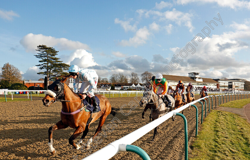 Bertie-Moon-0001 
 BERTIE MOON (Luke Morris) Lingfield 10 Jan 2018 - Pic Steven Cargill / Racingfotos.com