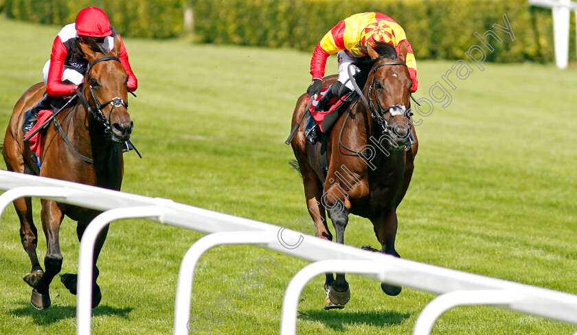 Savvy-Victory-0006 
 SAVVY VICTORY (Tom Marquand) beats POKER FACE (left) in The Davies Insurance Solutions Gala Stakes
Sandown 7 Jul 2023 - Pic Steven Cargill / Racingfotos.com