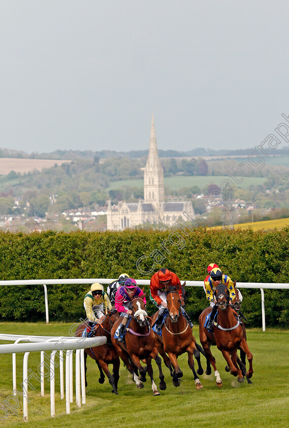 Garcon-De-Soleil-0001 
 GARCON DE SOLEIL (centre, Rob Hornby) leads the field into the straight on his way to winning The Sharp's Doom Bar Handicap Div1 Salisbury 30 Apr 2018 - Pic Steven Cargill / Racingfotos.com