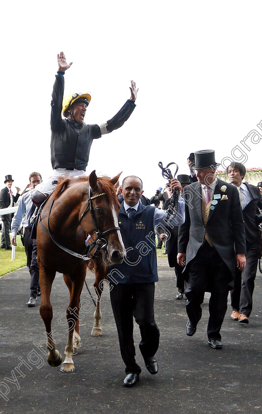 Stradivarius-0014 
 STRADIVARIUS (Frankie Dettori) after The Gold Cup
Royal Ascot 20 Jun 2019 - Pic Steven Cargill / Racingfotos.com