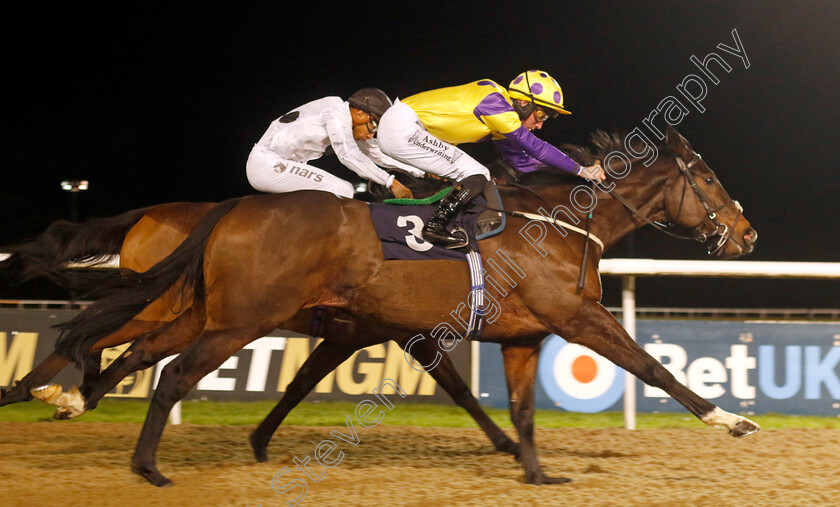 Eagle-Day-0001 
 EAGLE DAY (Rossa Ryan) wins The Betuk Handicap
Wolverhampton 20 Dec 2024 - Pic Steven Cargill / Racingfotos.com