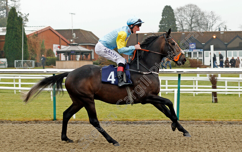 Oskemen-0001 
 OSKEMEN (Adam Kirby) Lingfield 20 Dec 2017 - Pic Steven Cargill / Racingfotos.com