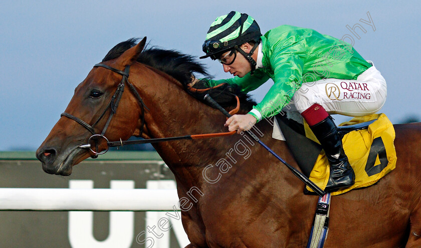 Vino-Victrix-0005 
 VINO VICTRIX (Oisin Murphy) wins The Unibet Extra Place Offers Every Day Handicap
Kempton 4 Aug 2021 - Pic Steven Cargill / Racingfotos.com