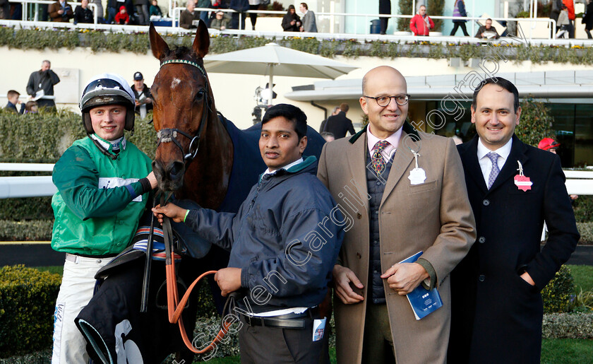 Valtor-0007 
 VALTOR (James Bowen) with Simon Munir after The Garrard Silver Cup Handicap Chase
Ascot 22 Dec 2018 - Pic Steven Cargill / Racingfotos.com