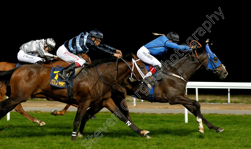 American-Eagle-0005 
 AMERICAN EAGLE (Malin Holmberg) beats SHE'S SHAMELESS (left) in Maiden race
Bro Park, Sweden 21 Sep 2018 - Pic Steven Cargill / Racingfotos.com