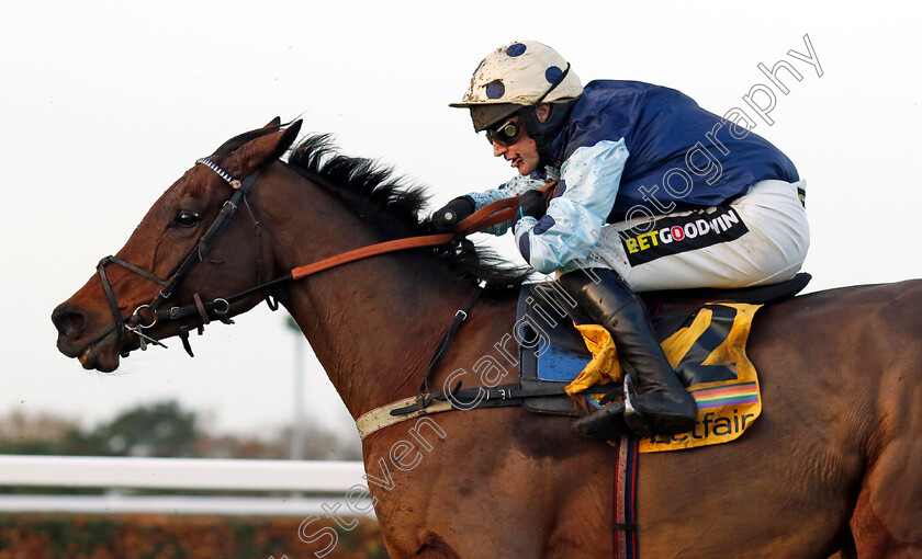 Edwardstone-0004 
 EDWARDSTONE (Tom Cannon)
Sandown 9 Dec 2023 - Pic Steven Cargill / Racingfotos.com