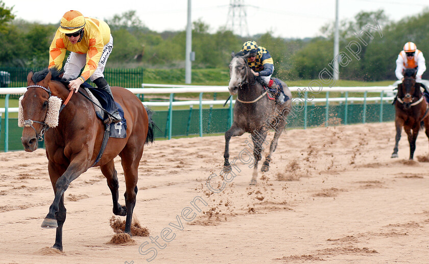 Fire-Diamond-0002 
 FIRE DIAMOND (Richard Kingscote) wins The Visit attheraces.com Handicap
Southwell 29 Apr 2019 - Pic Steven Cargill / Racingfotos.com