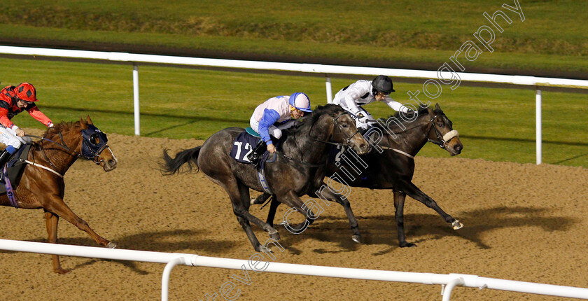 Maurice-Dancer-0001 
 MAURICE DANCER (farside, Paul Mulrennan) beats BEAT THE BREEZE (nearside) in The Ladbrokes Nursery
Wolverhampton 26 Nov 2019 - Pic Steven Cargill / Racingfotos.com