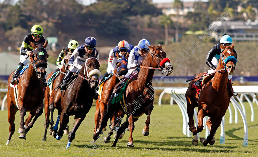 Del-Mar-0007 
 Horses take an early turn during a race at Del Mar 2 Nov 2017 - Pic Steven Cargill / Racingfotos.com