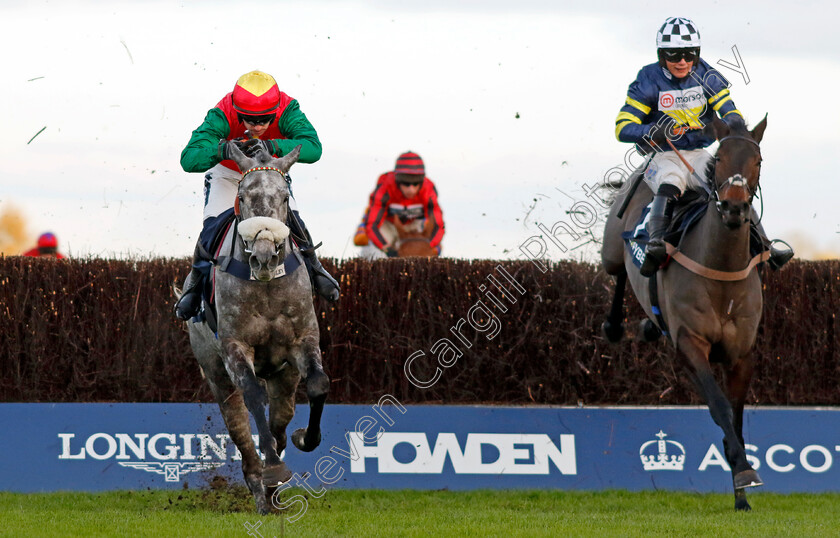 Law-Of-Supply-0004 
 LAW OF SUPPLY (left, Jonathan Burke) beats REGATTA DE BLANC (right) in The Copybet UK Handicap Chase
Ascot 22 Nov 2024 - Pic Steven Cargill / Racingfotos.com