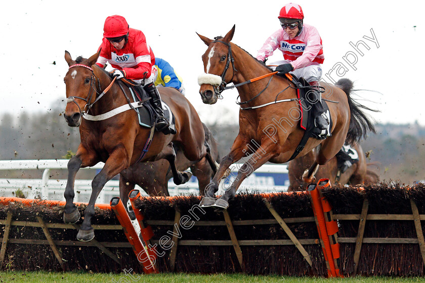 Darius-Des-Bois-and-Whiskey-In-The-Jar-0001 
 DARIUS DES BOIS (left, Noel Fehily) jumps with WHISKEY IN THE JAR (right) Ascot 22 Dec 2017 - Pic Steven Cargill / Racingfotos.com