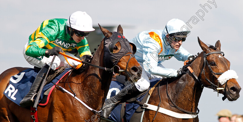 Sire-Du-Berlais-0005 
 SIRE DU BERLAIS (left, Mark Walsh) beats MARIE'S ROCK (right) in The JRL Group Liverpool Hurdle
Aintree 15 Apr 2023 - Pic Steven Cargill / Racingfotos.com