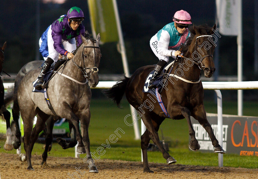 Timespan-and-Guvenor s-Choice-0001 
 TIMESPAN (right, Hollie Doyle) with GUVENOR'S CHOICE (left, Ben Curtis)
Wolverhampton 5 Sep 2018 - Pic Steven Cargill / Racingfotos.com