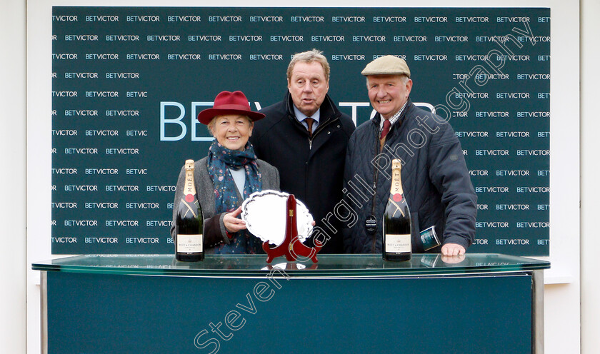 West-Approach-0011 
 Presentation by Harry Redknapp to John and Heather SNook for The BetVictor Smartcards Handicap Chase won by WEST APPROACH
Cheltenham 16 Nov 2019 - Pic Steven Cargill / Racingfotos.com