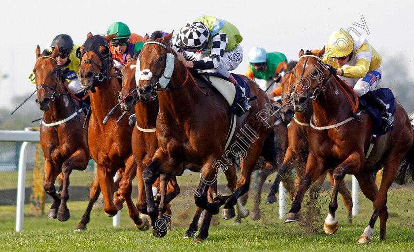 Global-Hope-0002 
 GLOBAL HOPE (Adam Kirby) beats WAR OF CLANS (right) in The Download The At The Races App Handicap
Yarmouth 15 Sep 2020 - Pic Steven Cargill / Racingfotos.com