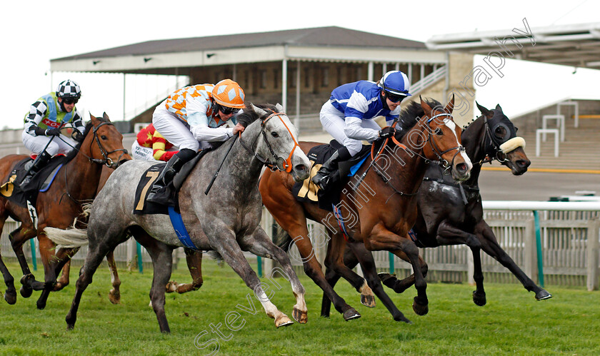 Company-Minx-0005 
 COMPANY MINX (left, Liam Browne) beats LORDSBRIDGE BOY (right) in The Betfair Apprentice Handicap
Newmarket 14 May 2021 - Pic Steven Cargill / Racingfotos.com