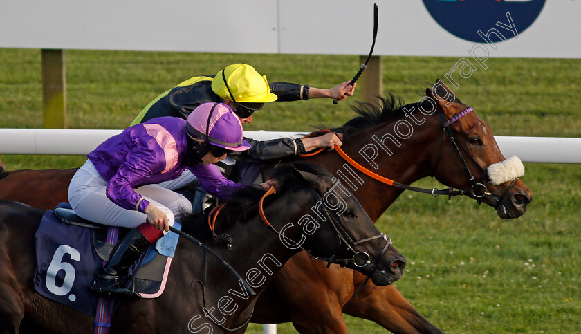 The-Cruising-Lord-0005 
 THE CRUISING LORD (farside, Luke Morris) beats PEERLESS (nearside, Saffie Osborne) in The Visit Attheraces.com/marketmovers Handicap
Bath 23 Jun 2021 - Pic Steven Cargill / Racingfotos.com