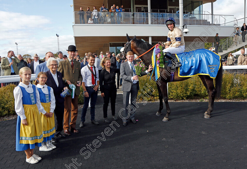 Al-Zaraqaan-0010 
 AL ZARAQAAN (Gavin Sheehan) winner of The H.M. Drottningens Pris 
Bro Park, Sweden 18 Sep 2022 - Pic Steven Cargill / Racingfotos.com