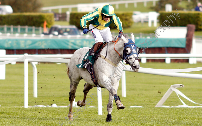 Diakali-0003 
 DIAKALI (Joshua Moore) wins The squareintheair.com Novices Chase 
Cheltenham 26 Oct 2018 - Pic Steven Cargill / Racingfotos.com