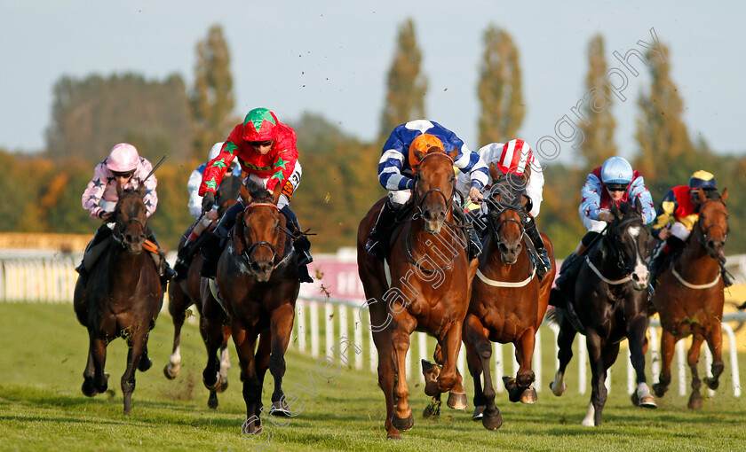 Warsaw-Road-0002 
 WARSAW ROAD (centre, Jamie Spencer) beats ESPRIT DE CORPS (left) in The Heatherwold Stud Handicap Newbury 23 Sep 2017 - Pic Steven Cargill / Racingfotos.com