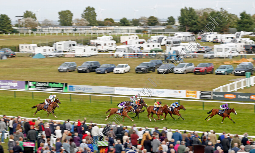 Fortitude-0001 
 FORTITUDE (Josephine Gordon) wins The Danny And Peggy Wright Memorial Fillies Handicap Yarmouth 20 Sep 2017 - Pic Steven Cargill / Racingfotos.com