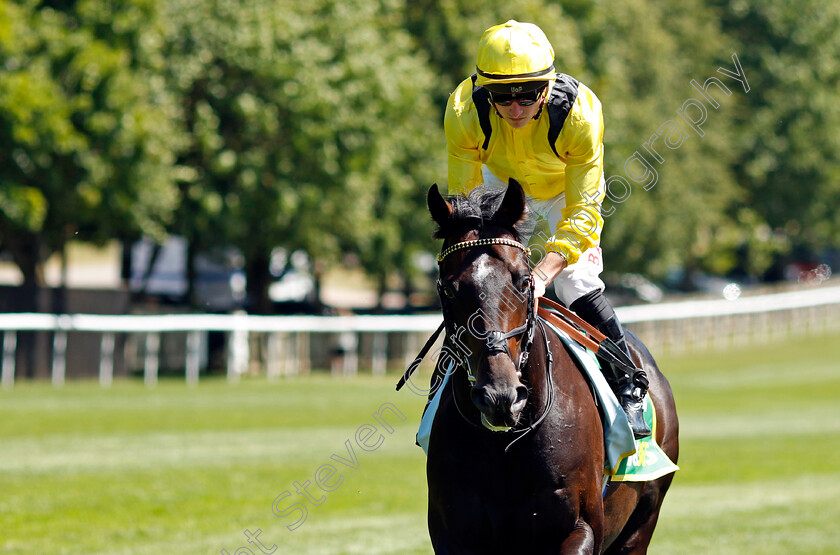 Yonafis 
 YONAFIS (Tom Marquand)
Newmarket 8 Jul 2022 - Pic Steven Cargill / Racingfotos.com