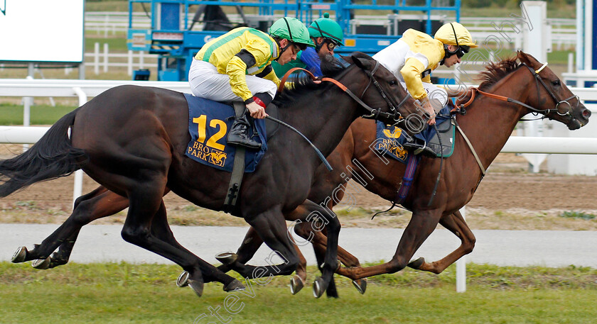 Corinthia-Knight-0006 
 CORINTHIA KNIGHT (Luke Morris) beats PUDS (left) in The Clarion Sign Bro Park Sprint Championship
Bro Park, Sweden 22 Sep 2019 - Pic Steven Cargill / Racingfotos.com