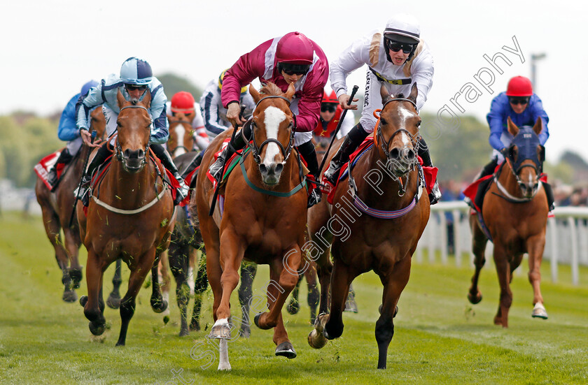 El-Astronaute-0003 
 EL ASTRONAUTE (2nd left, Jason Hart) beats DARK SHOT (right) in The Betfred Supports Jack Berry House Handicap York 17 May 2018 - Pic Steven Cargill / Racingfotos.com