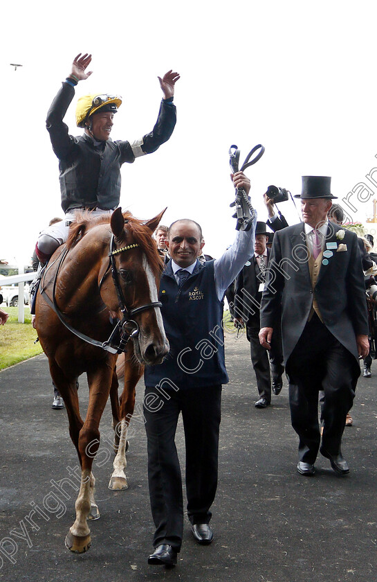 Stradivarius-0015 
 STRADIVARIUS (Frankie Dettori) after The Gold Cup
Royal Ascot 20 Jun 2019 - Pic Steven Cargill / Racingfotos.com