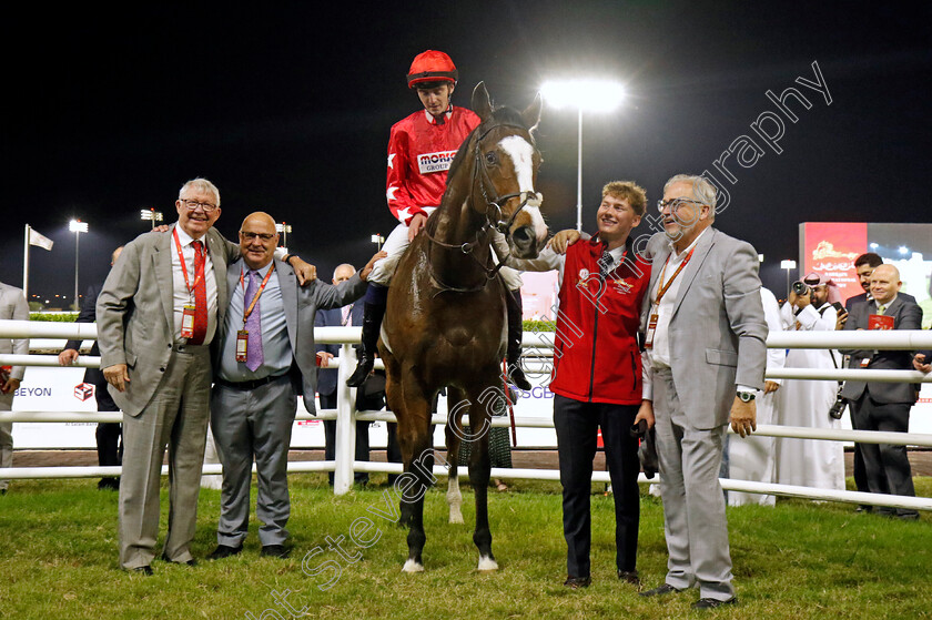 Spirit-Dancer-0018 
 SPIRIT DANCER (Oisin Orr) with Sir Alex Ferguson, Ged Mason and Richard Fahey after The Bahrain International Trophy
Kingdom of Bahrain 15 Nov 2024 - Pic Steven Cargill / Racingfotos.com