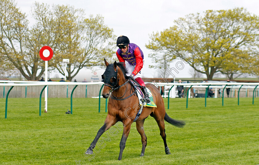 Reach-For-The-Moon-0002 
 REACH FOR THE MOON (Frankie Dettori)
Newmarket 18 Apr 2023 - Pic Steven Cargill / Racingfotos.com