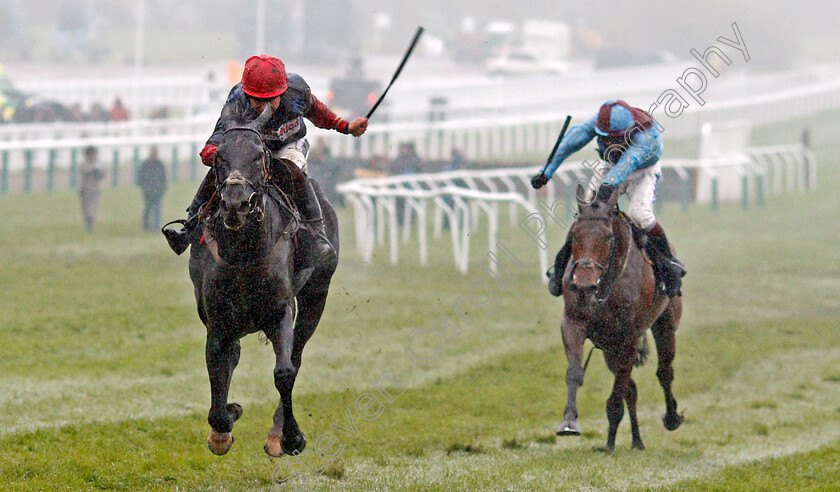 Black-Corton-0001 
 BLACK CORTON (Bryony Frost) wins The mallardjewellers.com Novices Chase Cheltenham 18 Nov 2017 - Pic Steven Cargill / Racingfotos.com