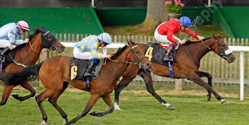 Therapist-0002 
 THERAPIST (farside, Rob Hornby) beats ZARA'S RETURN (nearside) in The Discover Newmarket Handicap
Newmarket 1 Jul 2023 - Pic Steven Cargill / Racingfotos.com