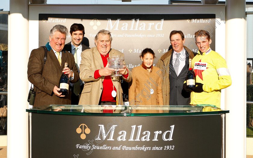 Ibis-Du-Rheu-0006 
 Presentation to John Hales, Paul Nicholls and Harry Cobden for The mallardjewellers.com Novices Chase won by IBIS DU RHEU 
Cheltenham 17 Nov 2018 - Pic Steven Cargill / Racingfotos.com