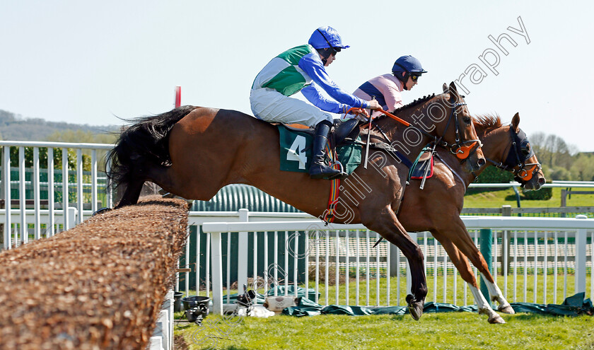 Aunty-Ann-0002 
 AUNTY ANN (Jordan Nailor) Cheltenham 19 Apr 2018 - Pic Steven Cargill / Racingfotos.com