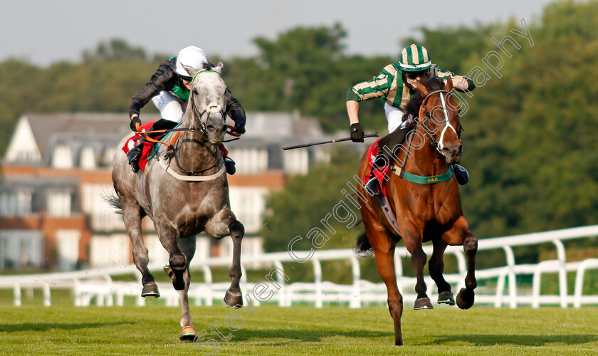 C mon-Kenny-0002 
 C'MON KENNY (left, Elisha Whittington) beats MILITRY DECORATION (right) in The Sivori Apprentice Handicap
Sandown 21 Jul 2021 - Pic Steven Cargill / Racingfotos.com