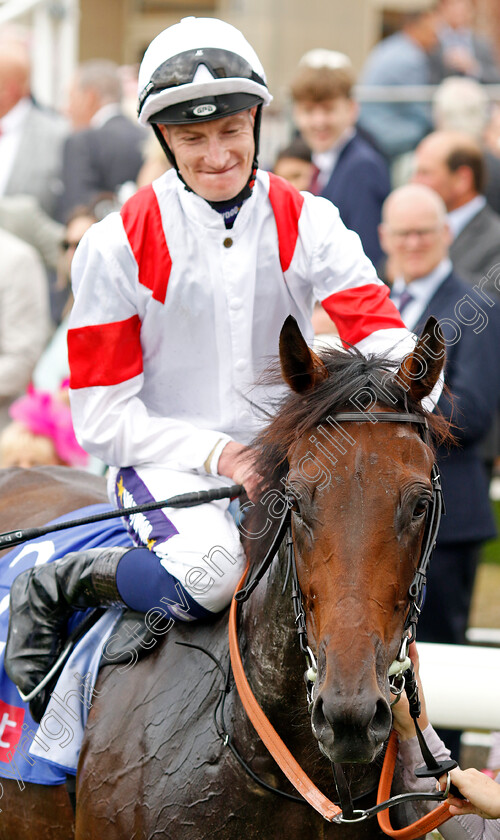 Deauville-Legend-0008 
 DEAUVILLE LEGEND (Daniel Muscutt) winner of The Sky Bet Great Voltigeur Stakes
York 17 Aug 2022 - Pic Steven Cargill / Racingfotos.com