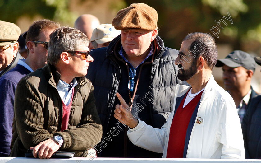 Sheikh-Mohammed-0005 
 Sheikh Mohammed with Simon Crisford and David Loder at Tattersalls Yearling Sale Book1
Newmarket 9 Oct 2018 - Pic Steven Cargill / Racingfotos.com