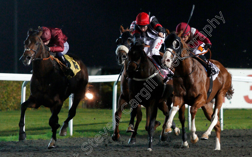 Solomon s-Bay-0002 
 SOLOMON'S BAY (right, Silvestre De Sousa) beats BLUE DE VEGA (left) in The ebfstallions.com Conditions Stakes Kempton 11 Oct 2017 - Pic Steven Cargill / Racingfotos.com