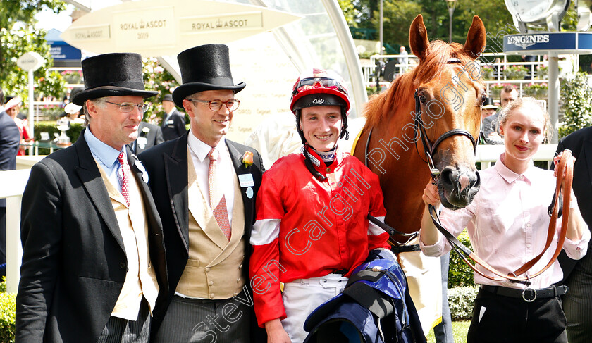 Daahyeh-0013 
 DAAHYEH (David Egan) with trainer Roger Varian after The Albany Stakes
Royal Ascot 21 Jun 2019 - Pic Steven Cargill / Racingfotos.com